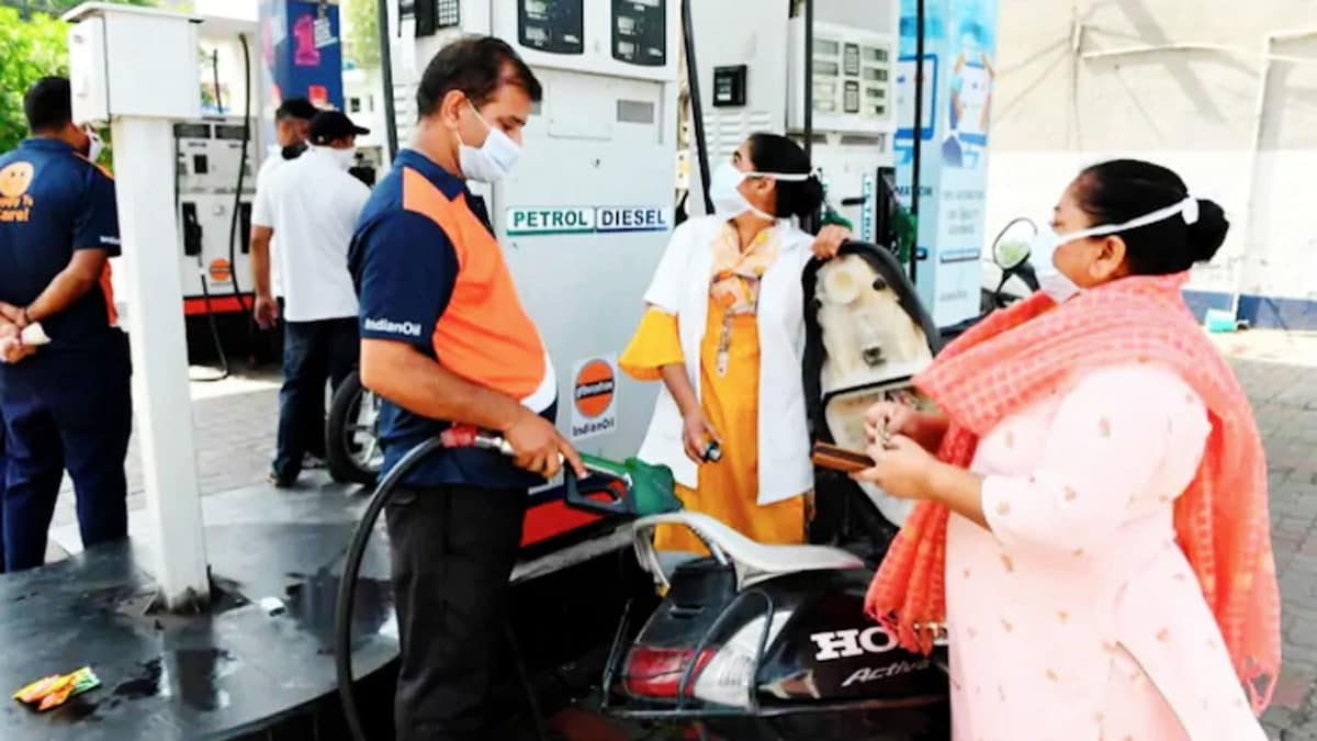 Petrol-Diesel Price: होली के बाद पेट्रोल- डीजल में आया बड़ा बदलाव, यूपी- हरियाणा और महाराष्ट्र में बढी़ कीमत, जानिए अपने शहर के भाव