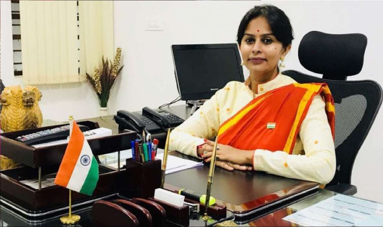 Priyanka Shukla को चुभ गई एक महिला की बात, डॉक्टरी छोड़ बन गई IAS,बदल गई जिंदगी, सुनिए इनकी दास्तां