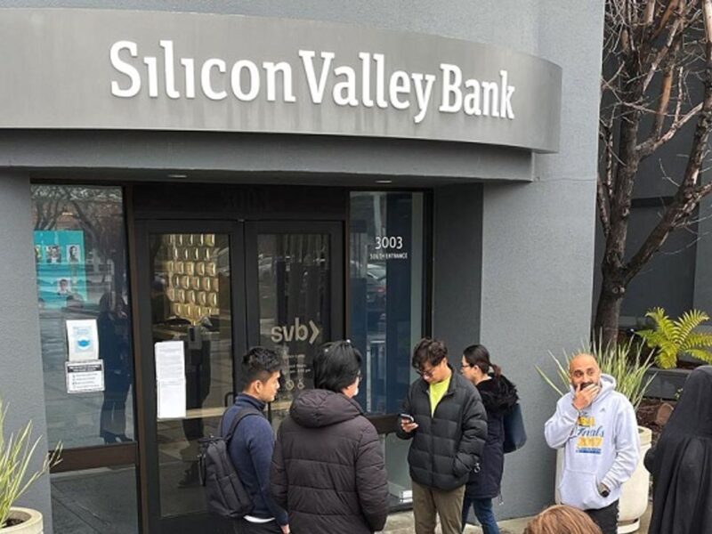 Silicon Valley Bank के बंद होने से अचानक धराशाई हुआ शेयर मार्केट, अमेरिकी रेगुलेटर ने अचानक बंद किया बैंक