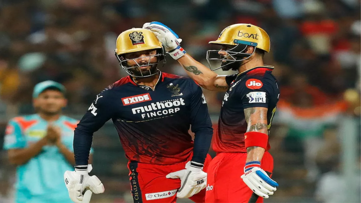 IPL 2023: बीच टूर्नामेंट में Virat Kohli की टीम RCB को लगा झटका, अचानक बाहर हुआ यह विस्फोटक खिलाड़ी