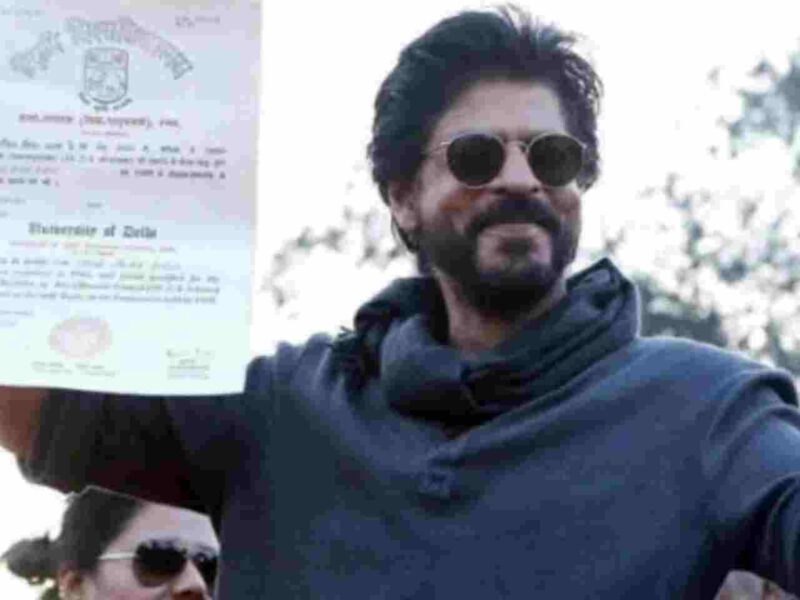 Shahrukh Khan को 28 साल बाद मिली डिग्री, सोशल मीडिया पर धड़ल्ले से वायरल हो रही तस्वीरें